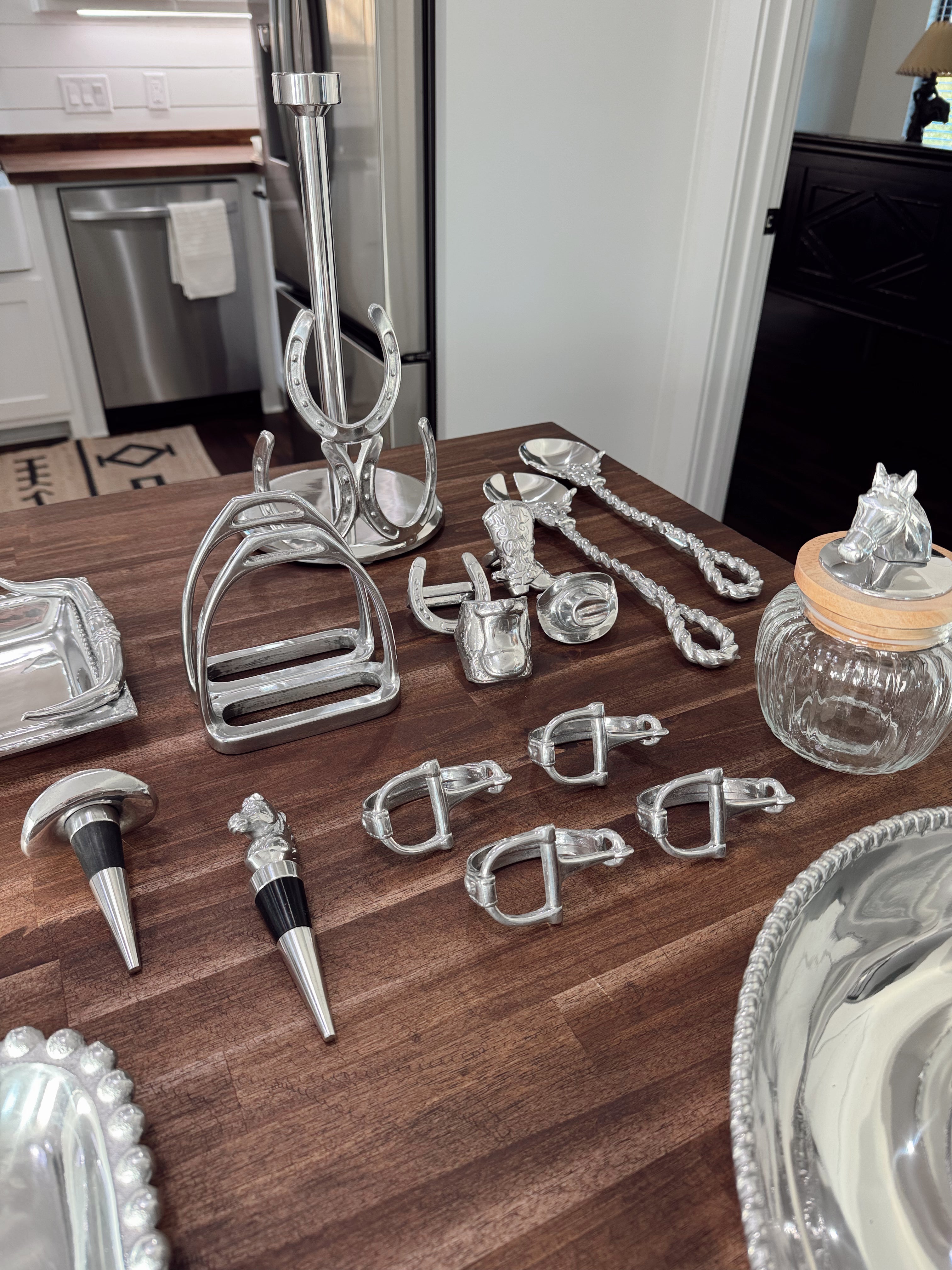 The Longhorn Serving Set