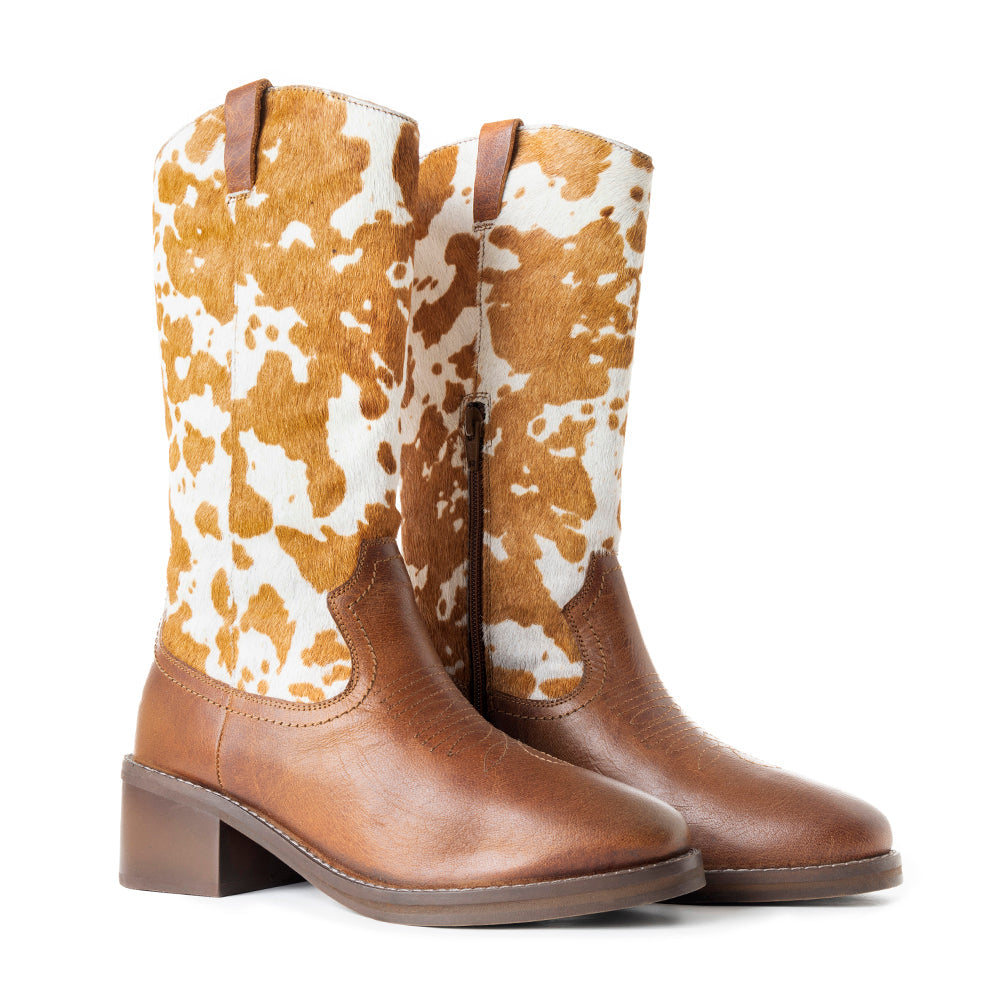 Pointy Beige Boots