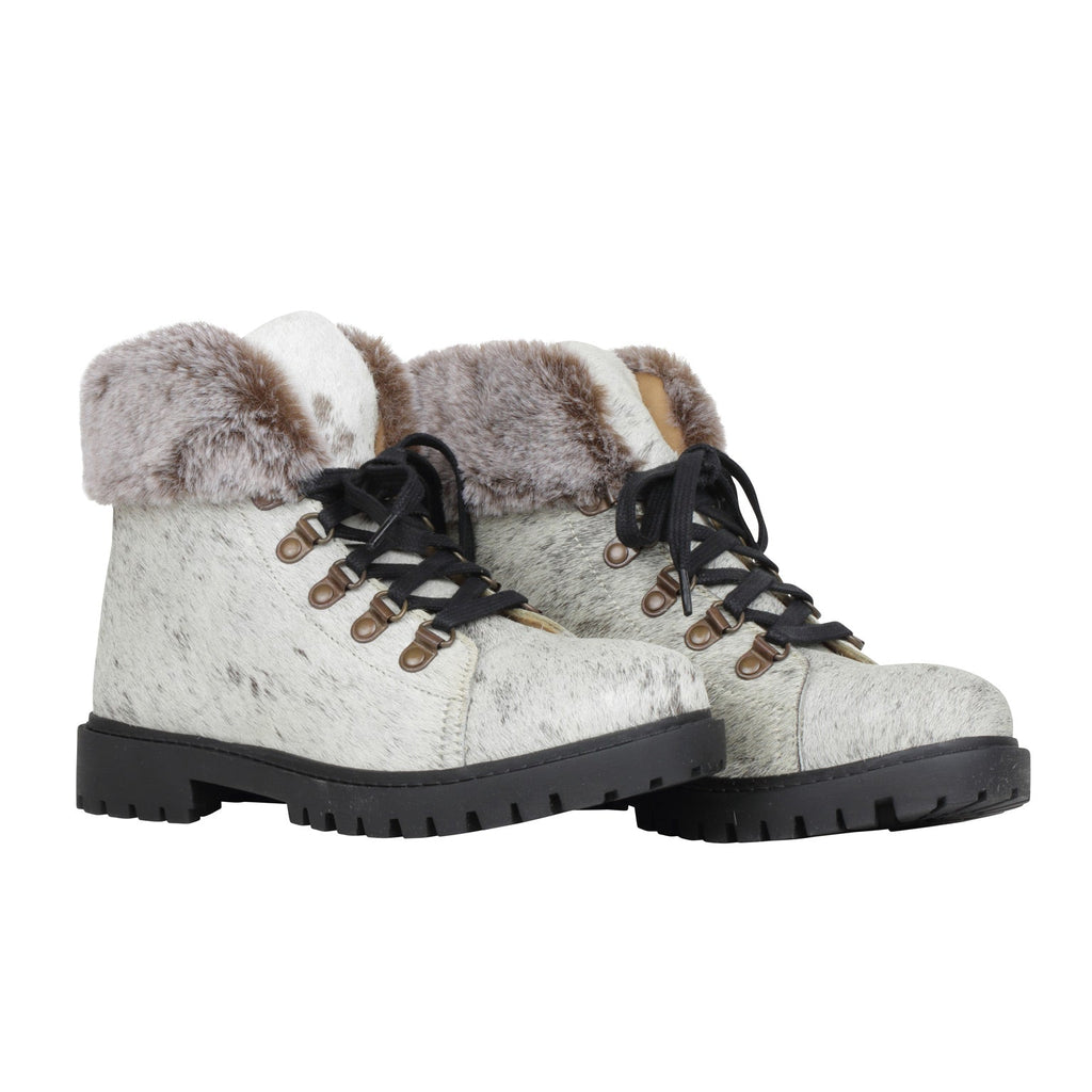 Turbulent Boots